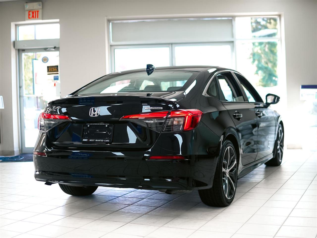 2023 Honda Civic TOURING | NAV | LTHR | ROOF | NO ACCIDENTS Photo