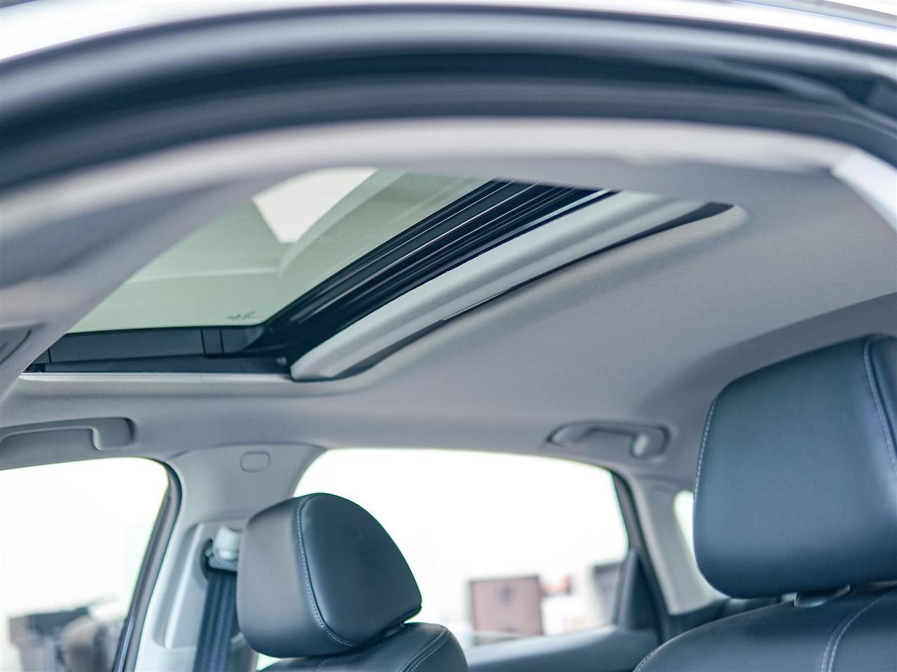 2023 Honda Civic TOURING | NAV | LTHR | ROOF | NO ACCIDENTS Photo