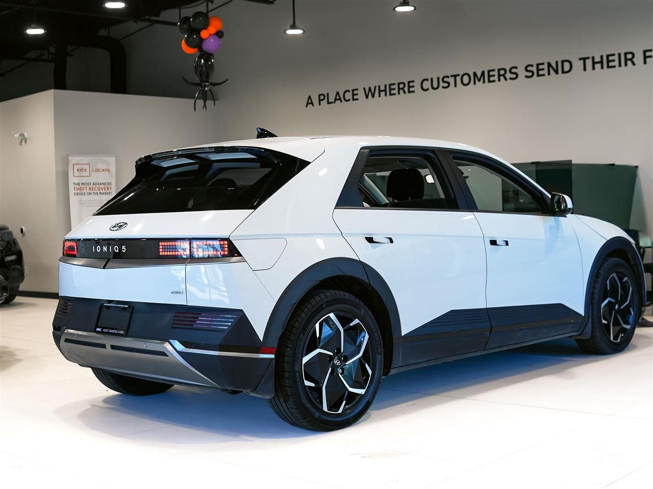 2024 Hyundai IONIQ 5 PREFERRED AWD | LONG RANGE | NO ACCIDENTS Photo