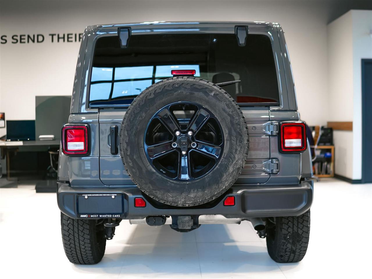 2023 Jeep Wrangler SAHARA ALTITUDE 4x4 | NO ACCIDENTS | LEATHER | DUAL TOP Photo