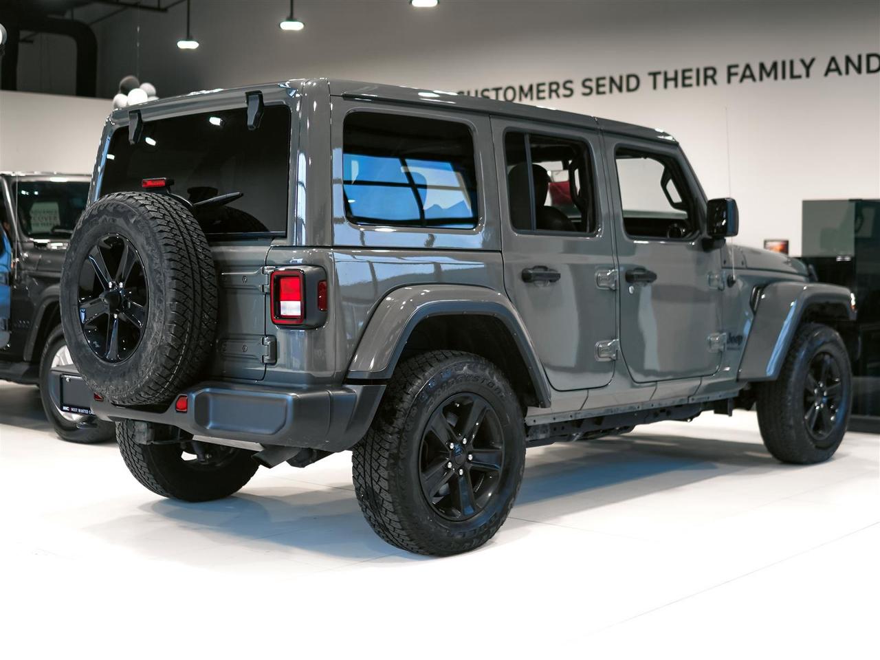 2023 Jeep Wrangler SAHARA ALTITUDE 4x4 | NO ACCIDENTS | LEATHER | DUAL TOP Photo