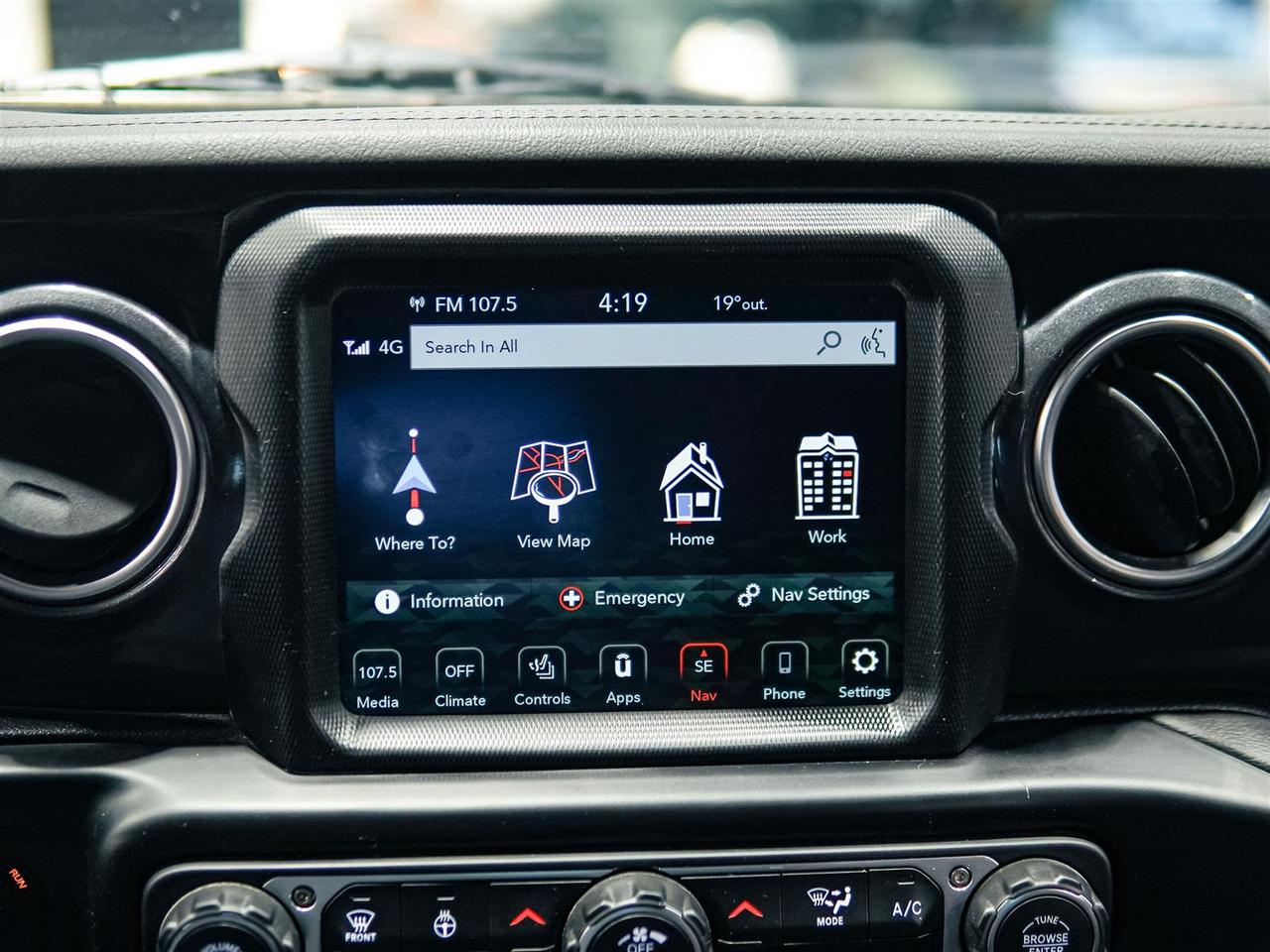 2023 Jeep Wrangler SAHARA ALTITUDE 4x4 | NO ACCIDENTS | LEATHER | DUAL TOP Photo