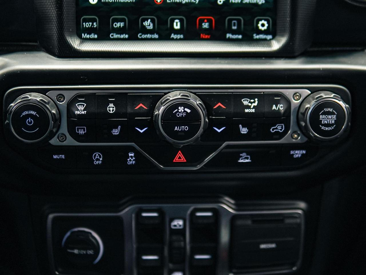 2023 Jeep Wrangler SAHARA ALTITUDE 4x4 | NO ACCIDENTS | LEATHER | DUAL TOP Photo