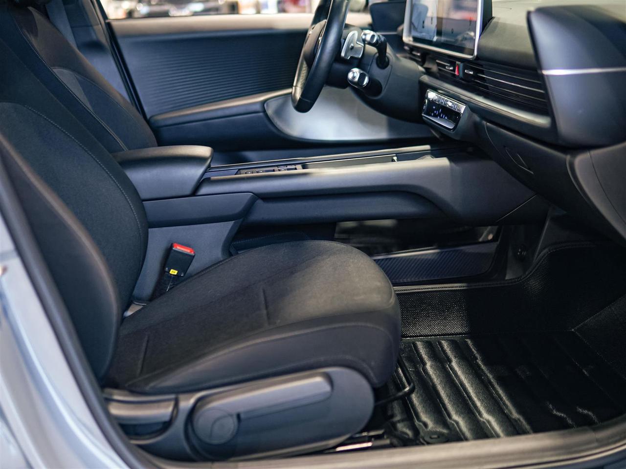 2024 Hyundai IONIQ 6 LONG RANGE | HYUNDAI SERVICED | 1 OWNER | NO ACCIDENTS Photo