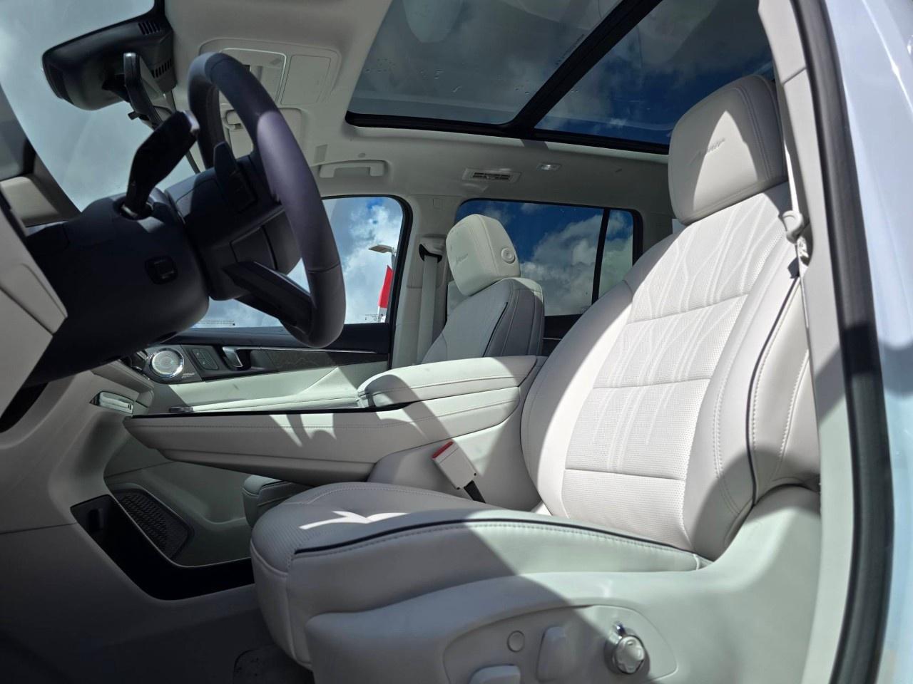 2027 Buick Enclave AWD 4dr Avenir Photo