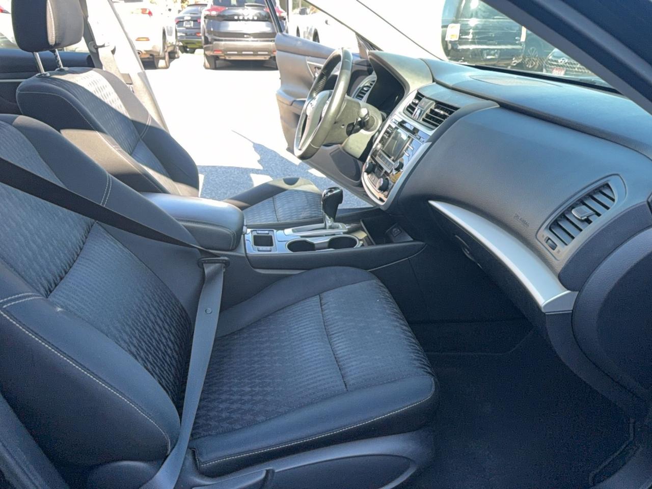 2018 Nissan Altima 2.5 SV-DRIVE ASSIST-POWER SUNROOF-HEATED SEATS-ALLOW WHEELS Photo