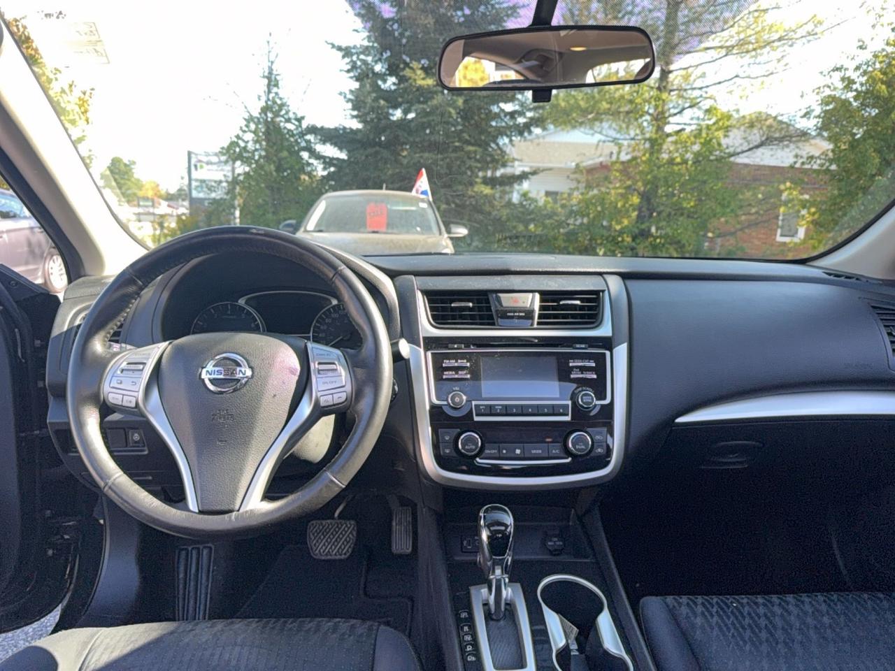 2018 Nissan Altima 2.5 SV-DRIVE ASSIST-POWER SUNROOF-HEATED SEATS-ALLOW WHEELS Photo