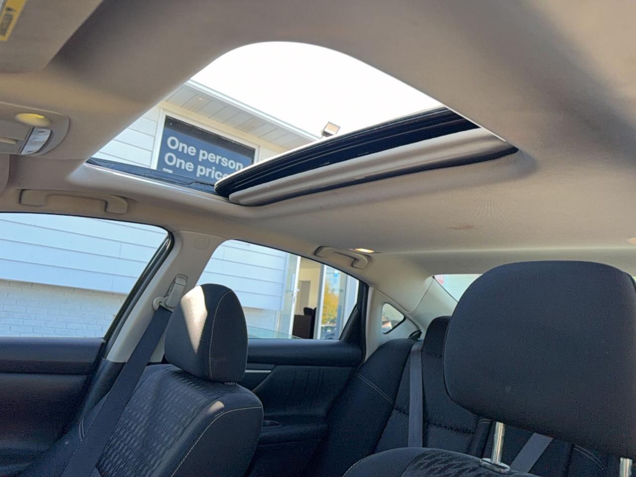 2018 Nissan Altima 2.5 SV-DRIVE ASSIST-POWER SUNROOF-HEATED SEATS-ALLOW WHEELS Photo