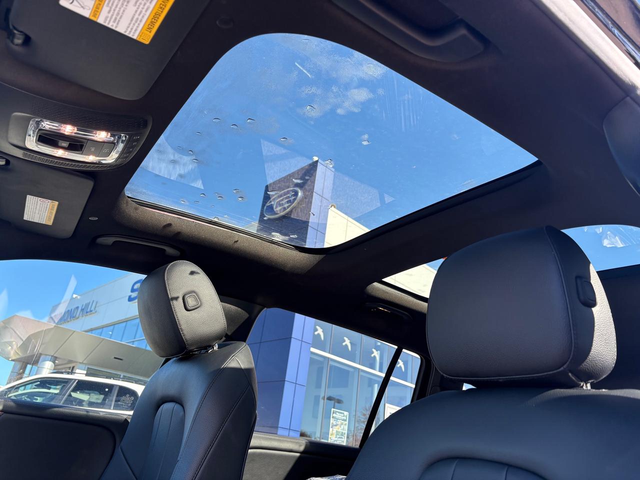 2023 Mercedes GLB 250 NO ACCIDENTS! LOW KM! Photo