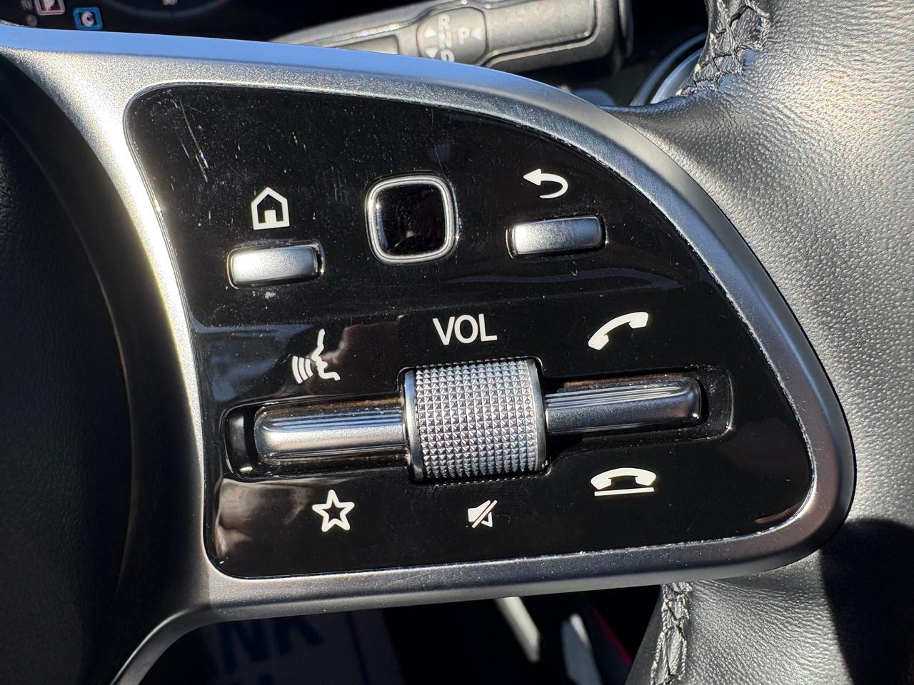 2023 Mercedes GLB 250 NO ACCIDENTS! LOW KM! Photo