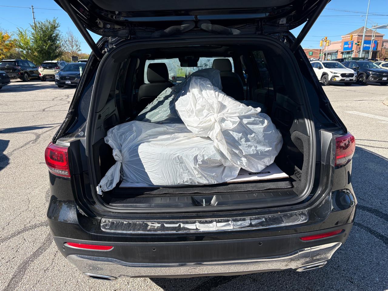 2023 Mercedes GLB 250 NO ACCIDENTS! LOW KM! Photo