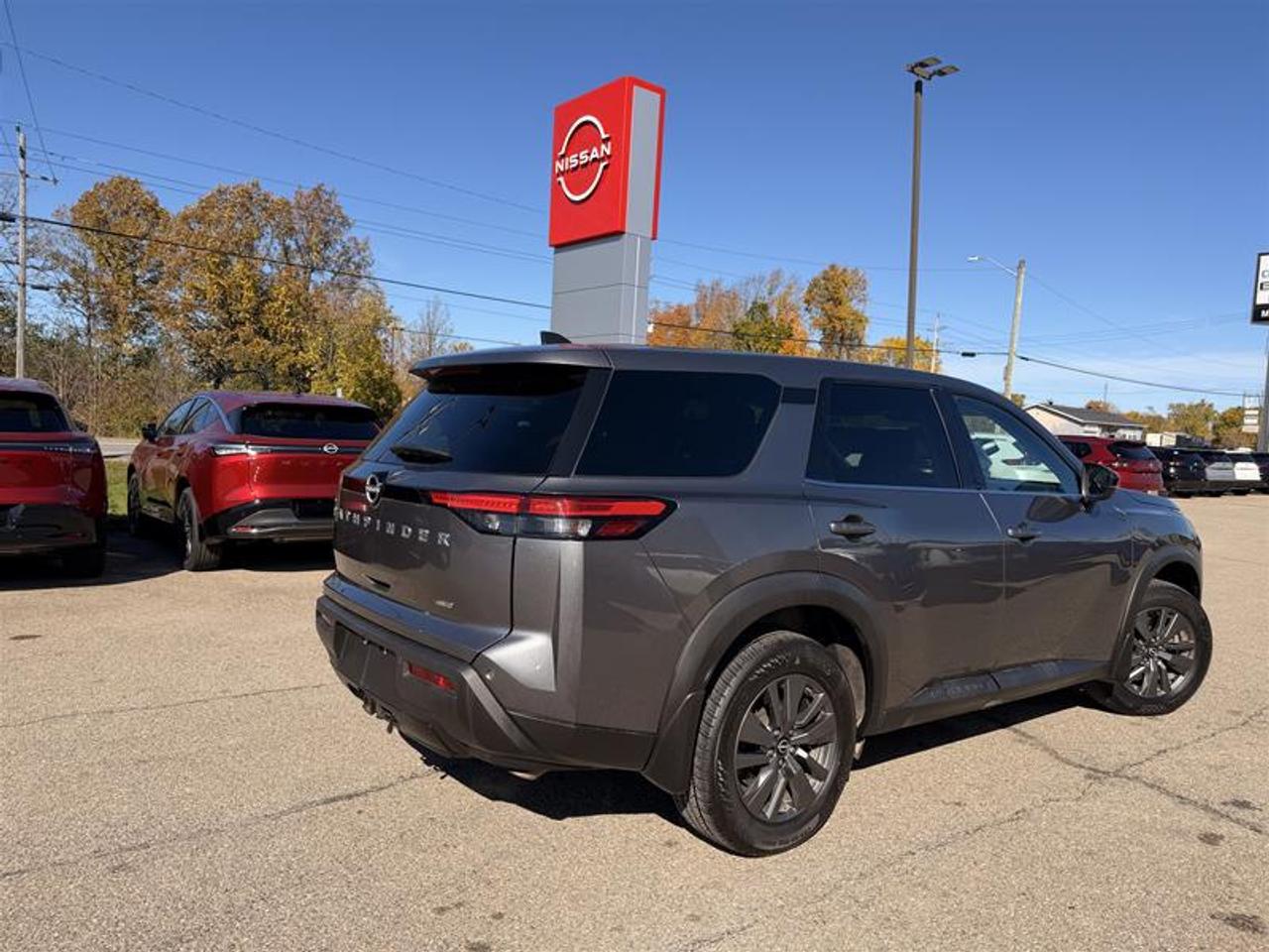 2024 Nissan Pathfinder S 4WD Photo4