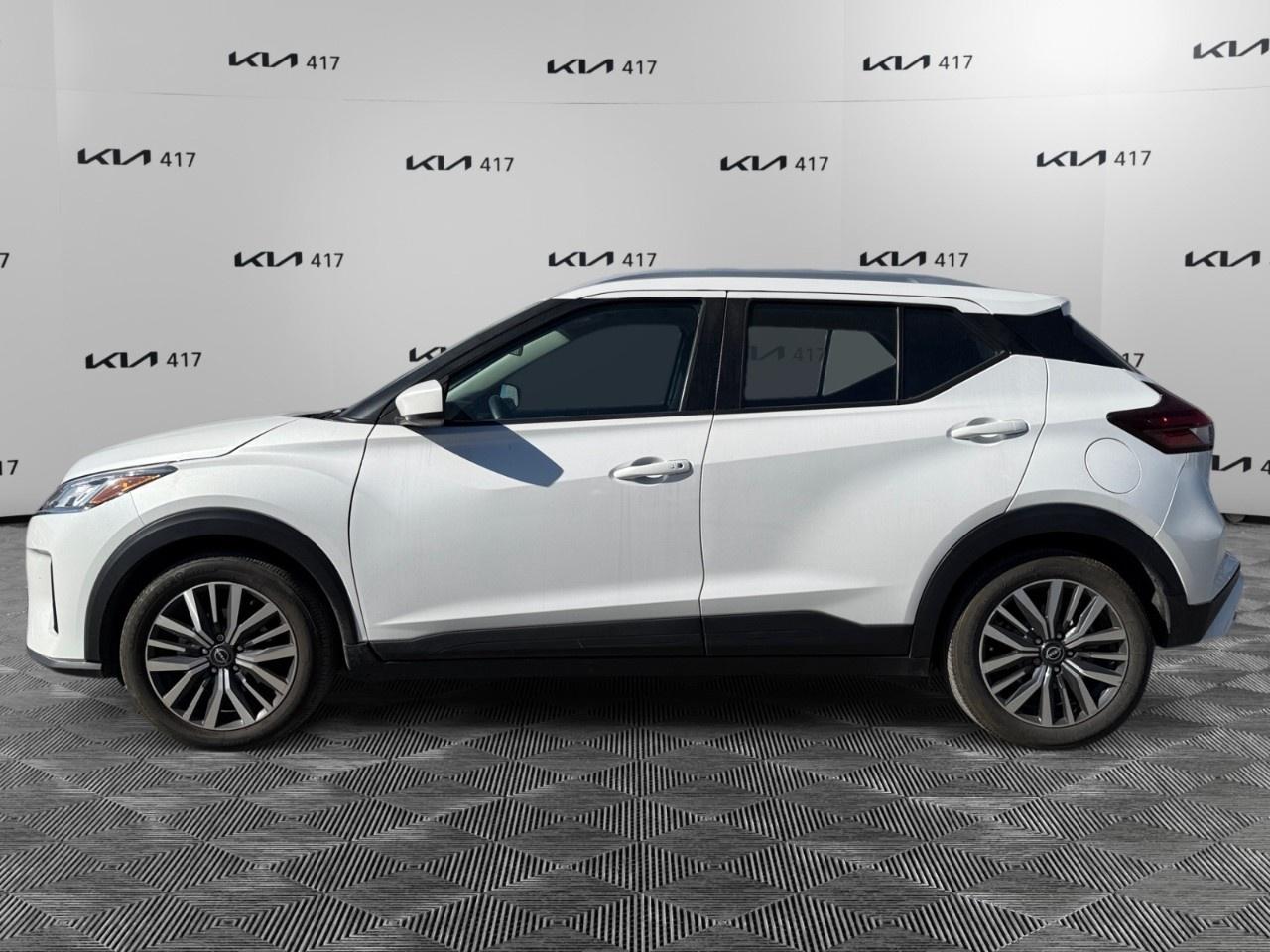 2022 Nissan Kicks SV FWD Photo5