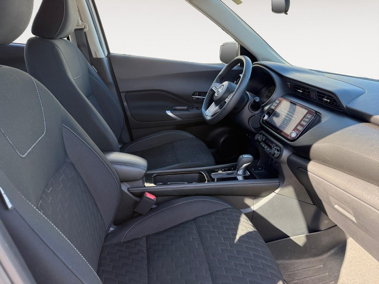 2022 Nissan Kicks SV FWD Photo