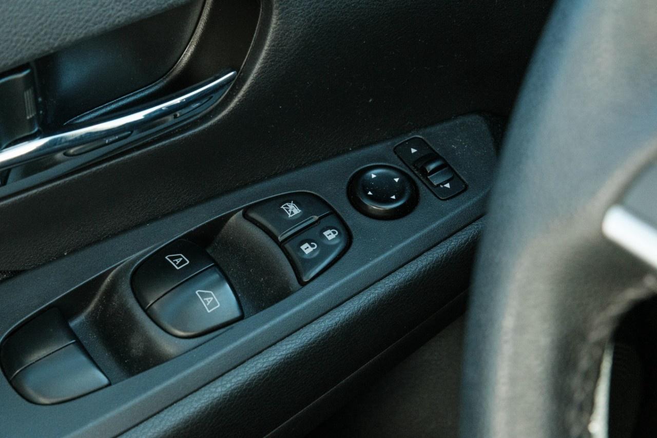 2022 Nissan Kicks SV FWD Photo
