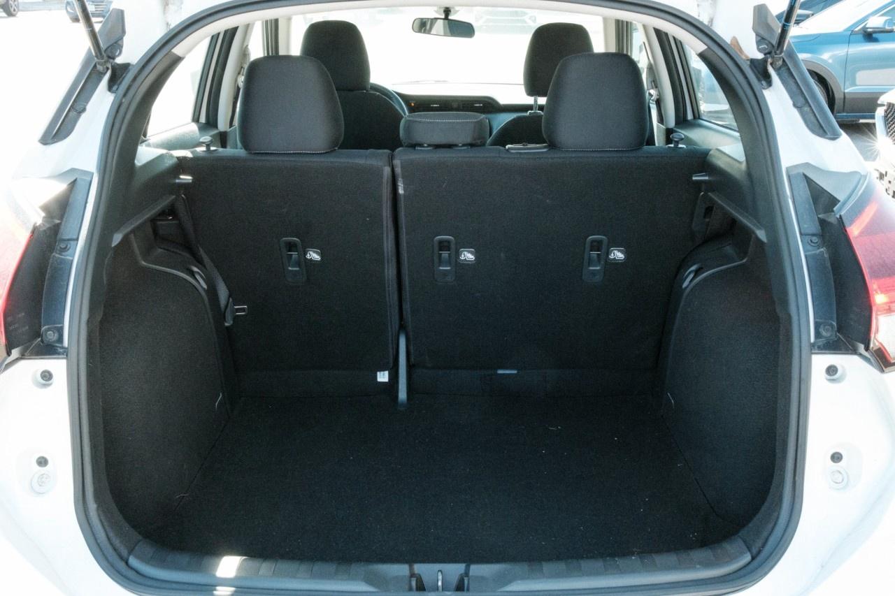 2022 Nissan Kicks SV FWD Photo