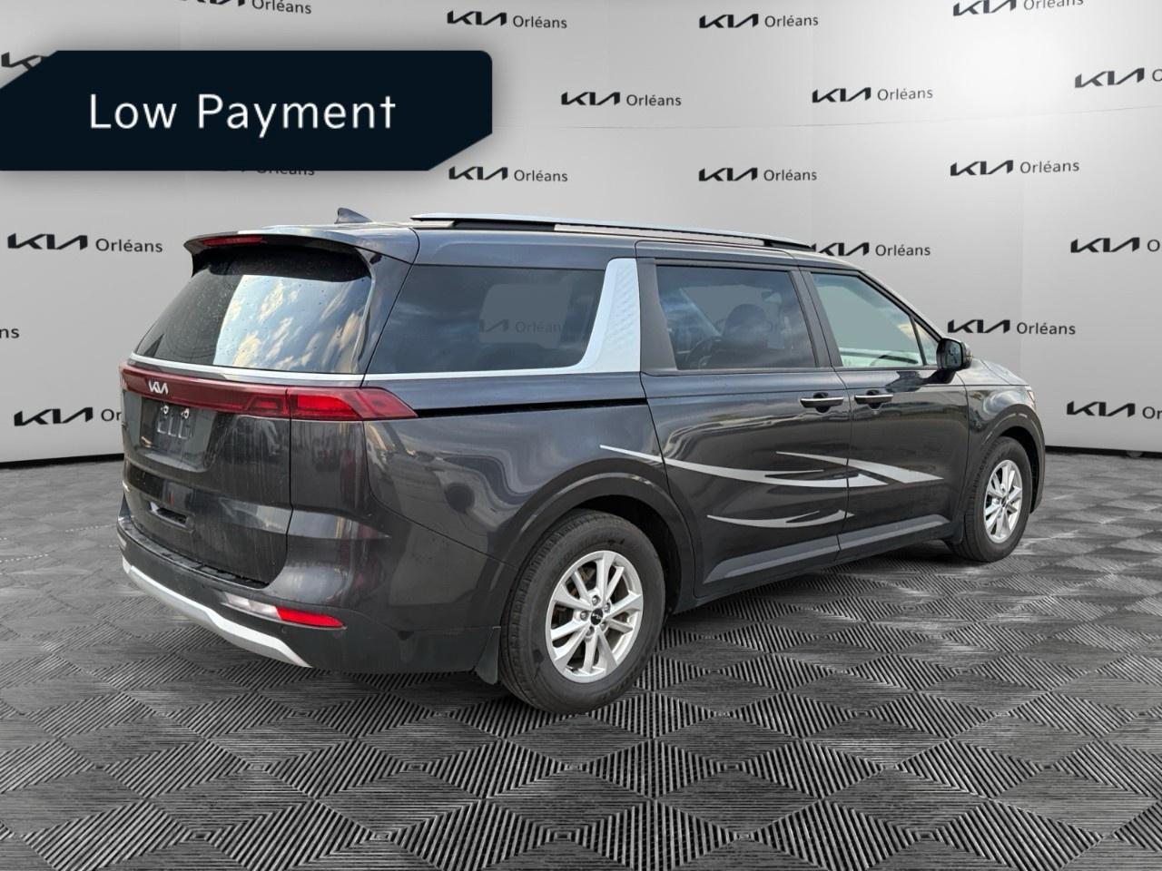2023 Kia Carnival LX  FWD Photo