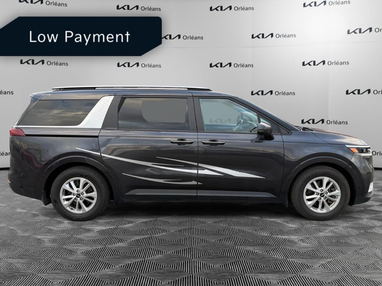 2023 Kia Carnival LX  FWD Photo