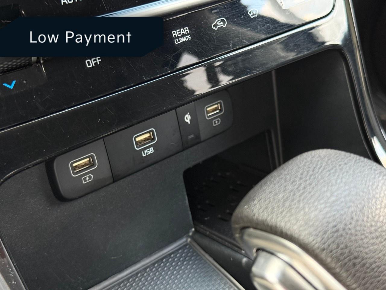 2023 Kia Carnival LX  FWD Photo