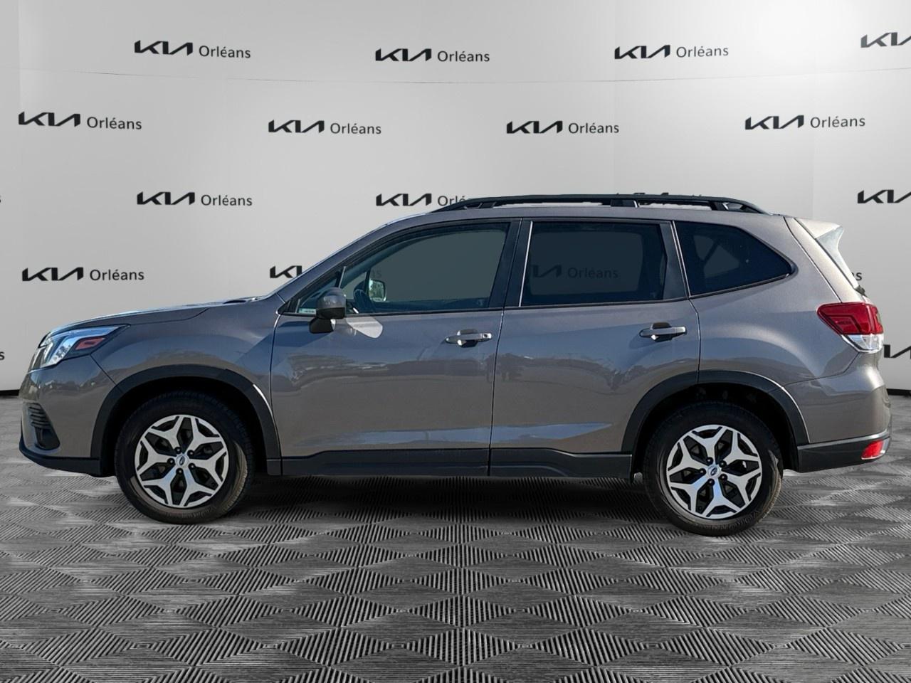 2022 Subaru Forester Convenience CVT Photo