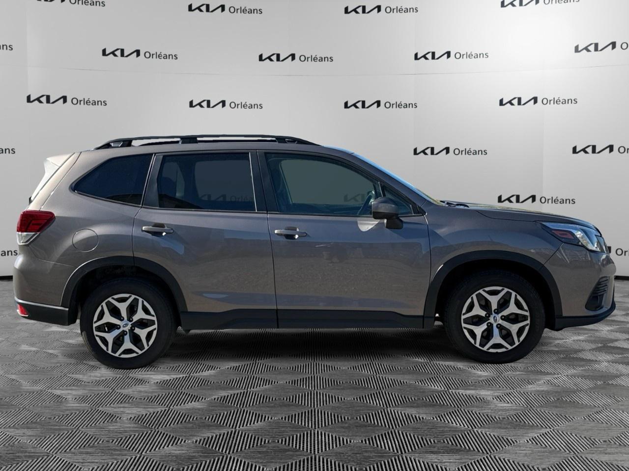 2022 Subaru Forester Convenience CVT Photo