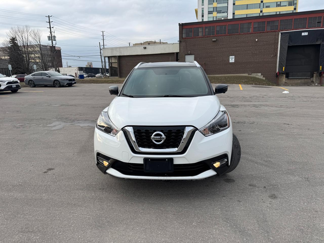 2019 Nissan Kicks SR - Photo #1