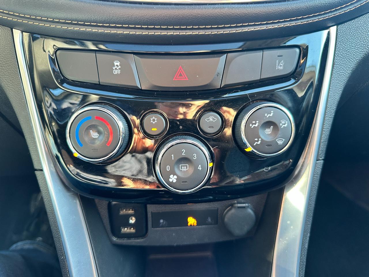 2018 Chevrolet Trax PremierAWD HTD-Leather Sunroof RemStart XM BOSE AC Photo