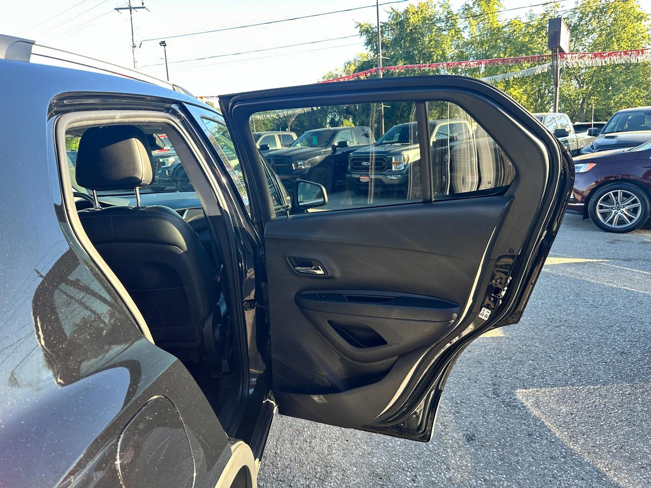 2018 Chevrolet Trax PremierAWD HTD-Leather Sunroof RemStart XM BOSE AC Photo
