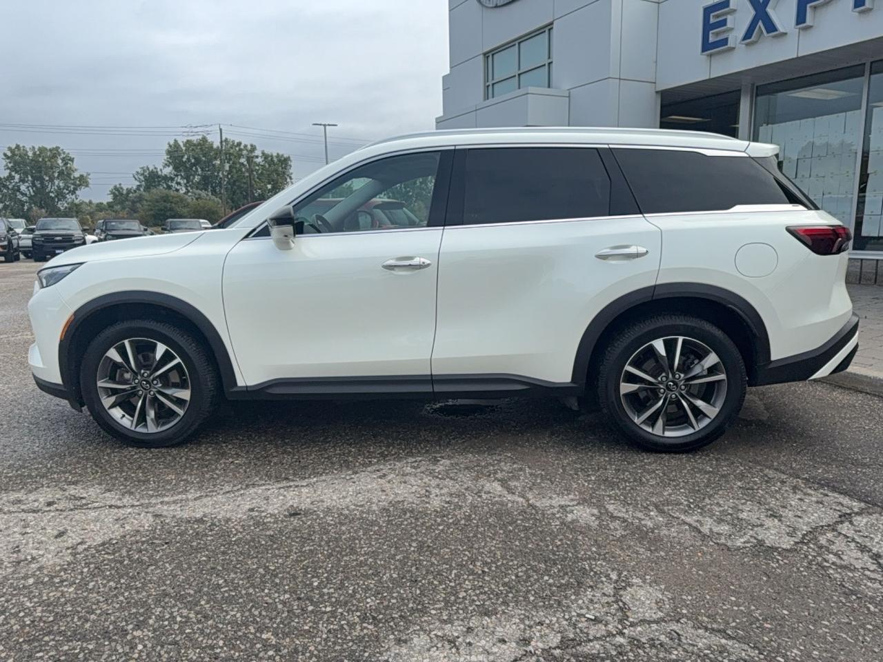 2023 Infiniti QX60 AWD, AUTOGRAPGH, LOCAL TRADE, LOADED, LIKE NEW! Photo