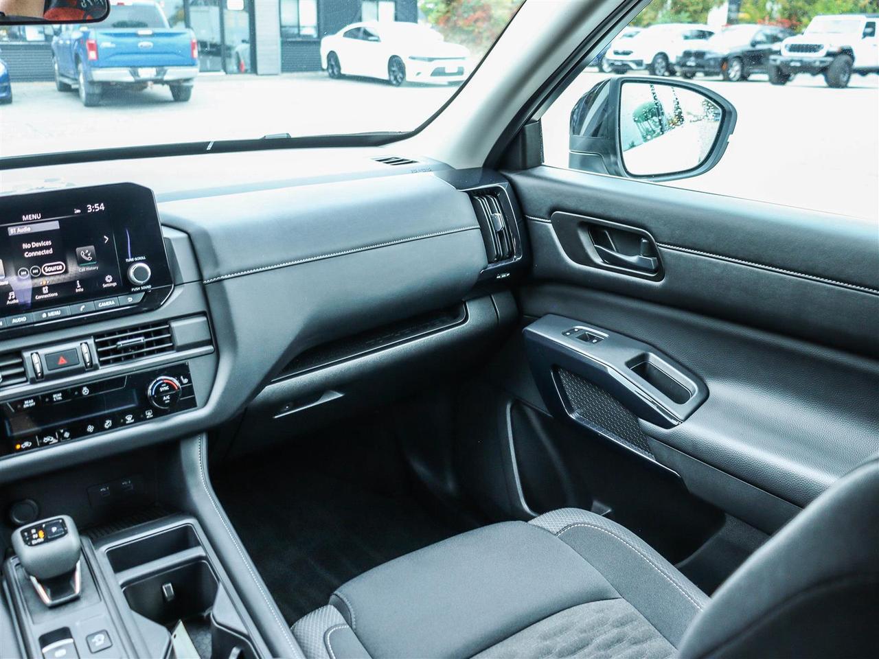 2025 Nissan Pathfinder S 4WD Photo