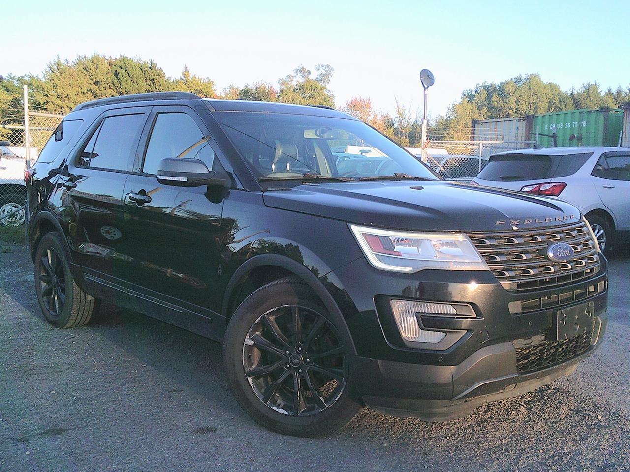 2017 Ford Explorer 4WD XLT 7 Passenger! TOW PKG! Photo