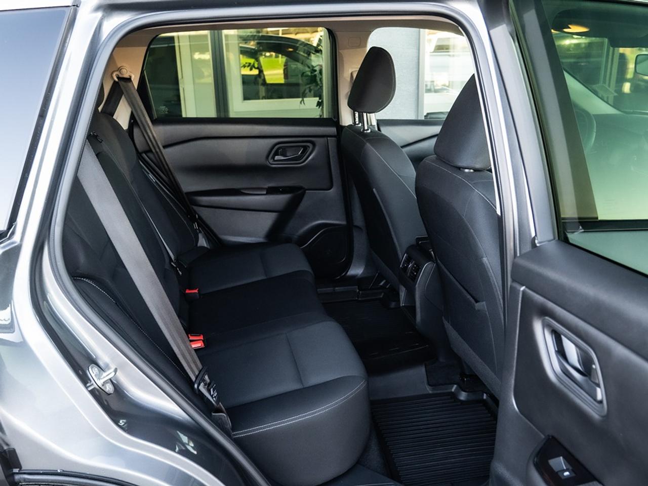 2024 Nissan Rogue AWD S Photo39