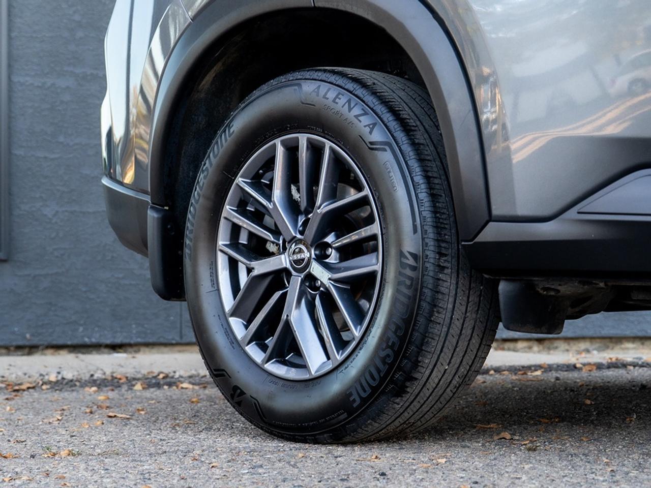 2024 Nissan Rogue AWD S Photo6