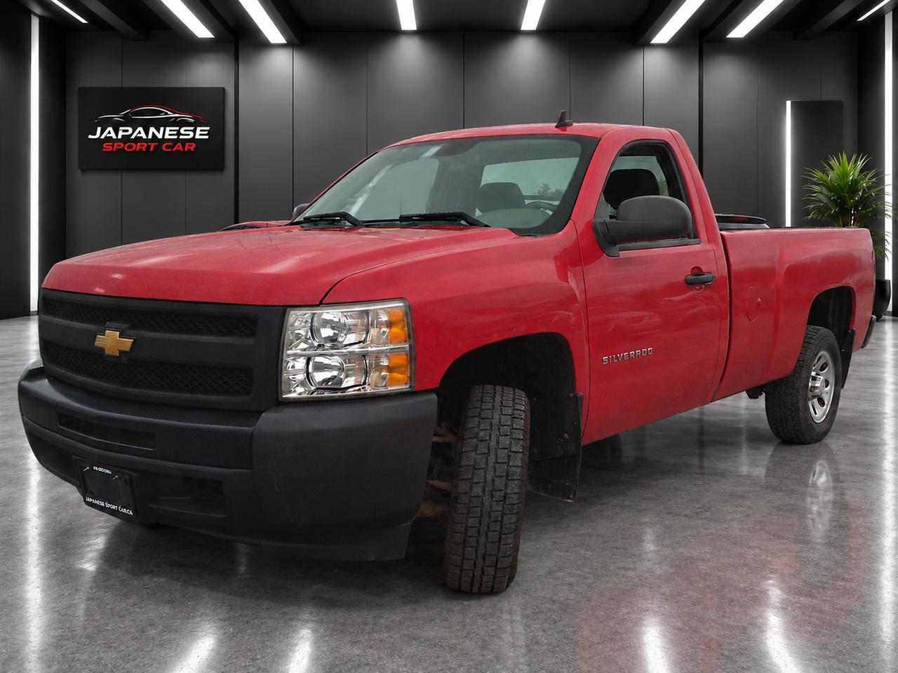 2013 Chevrolet Silverado 1500 2WD Reg Cab 133.0" WT