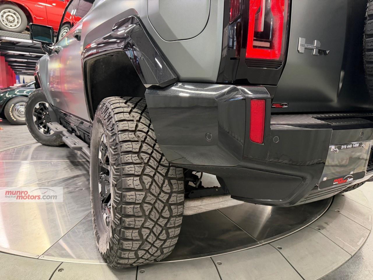 2024 GMC HUMMER EV SUV e4WD 4dr 3X Photo