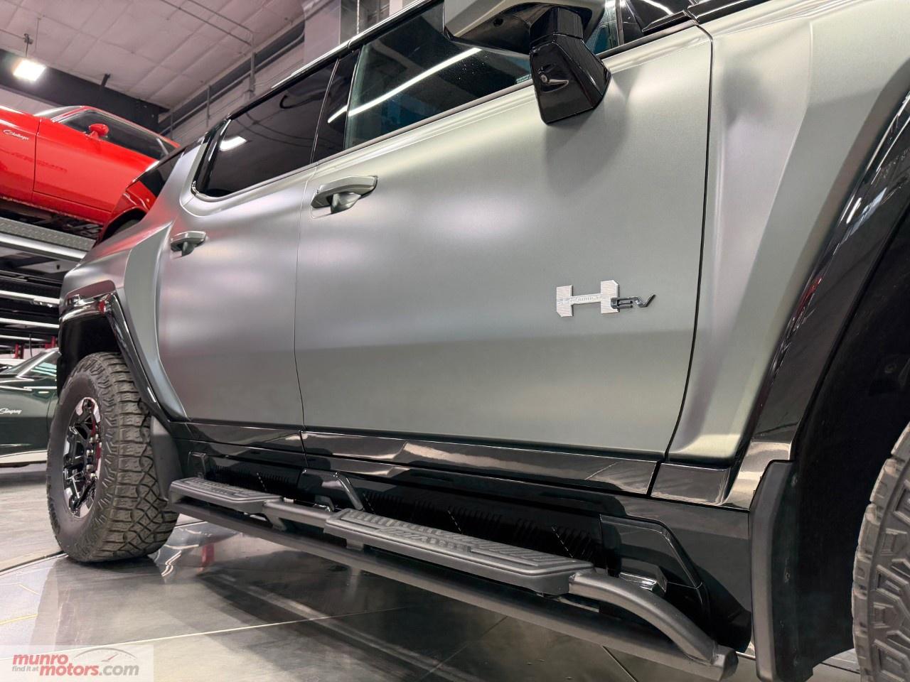 2024 GMC HUMMER EV SUV e4WD 4dr 3X Photo
