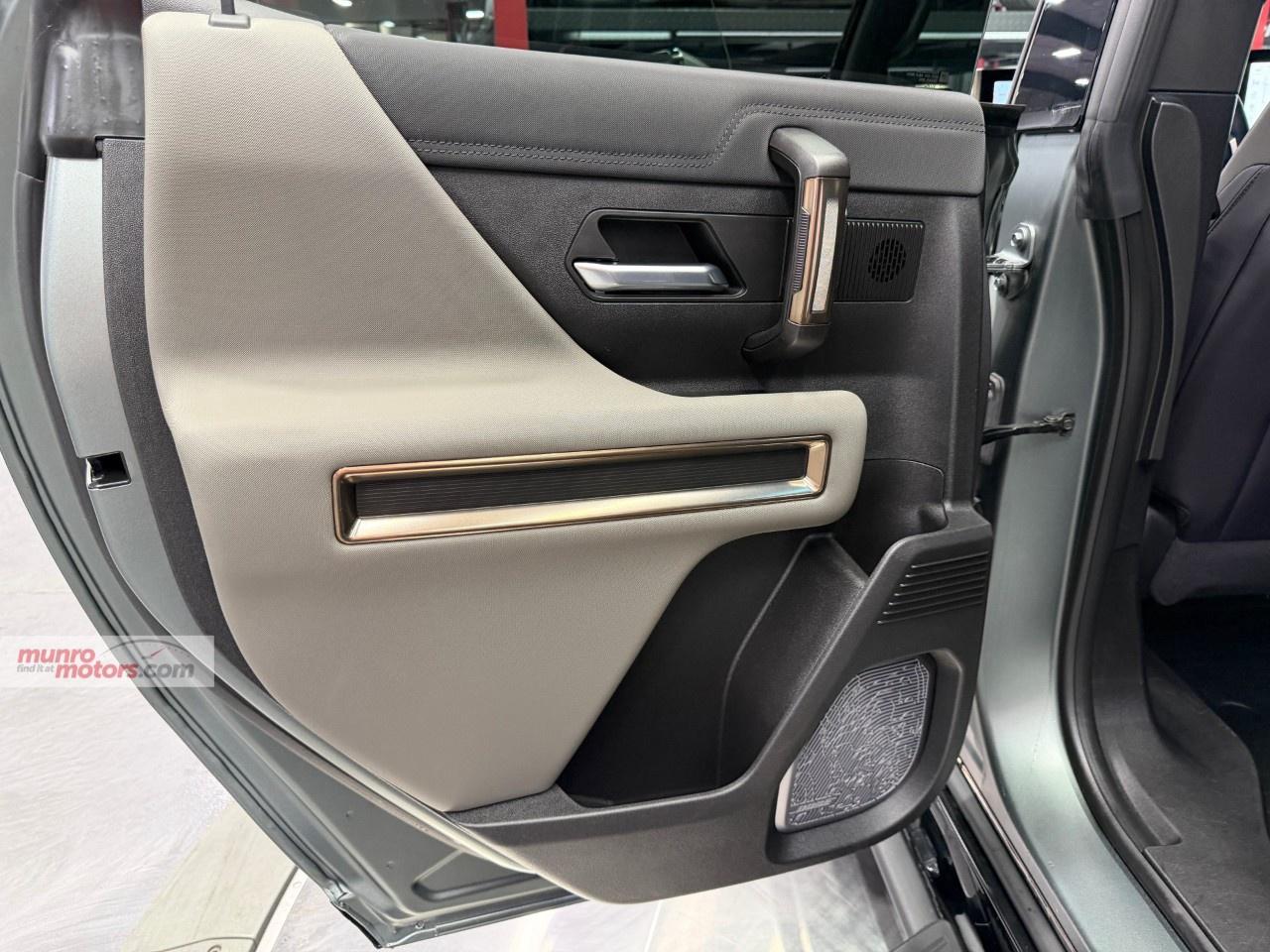 2024 GMC HUMMER EV SUV e4WD 4dr 3X Photo