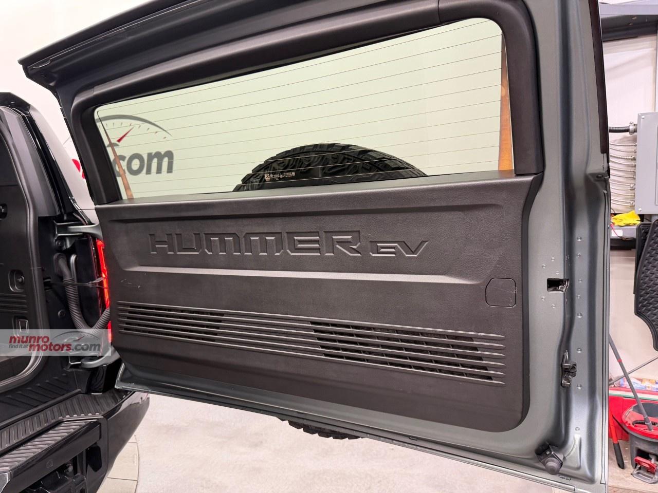 2024 GMC HUMMER EV SUV e4WD 4dr 3X Photo