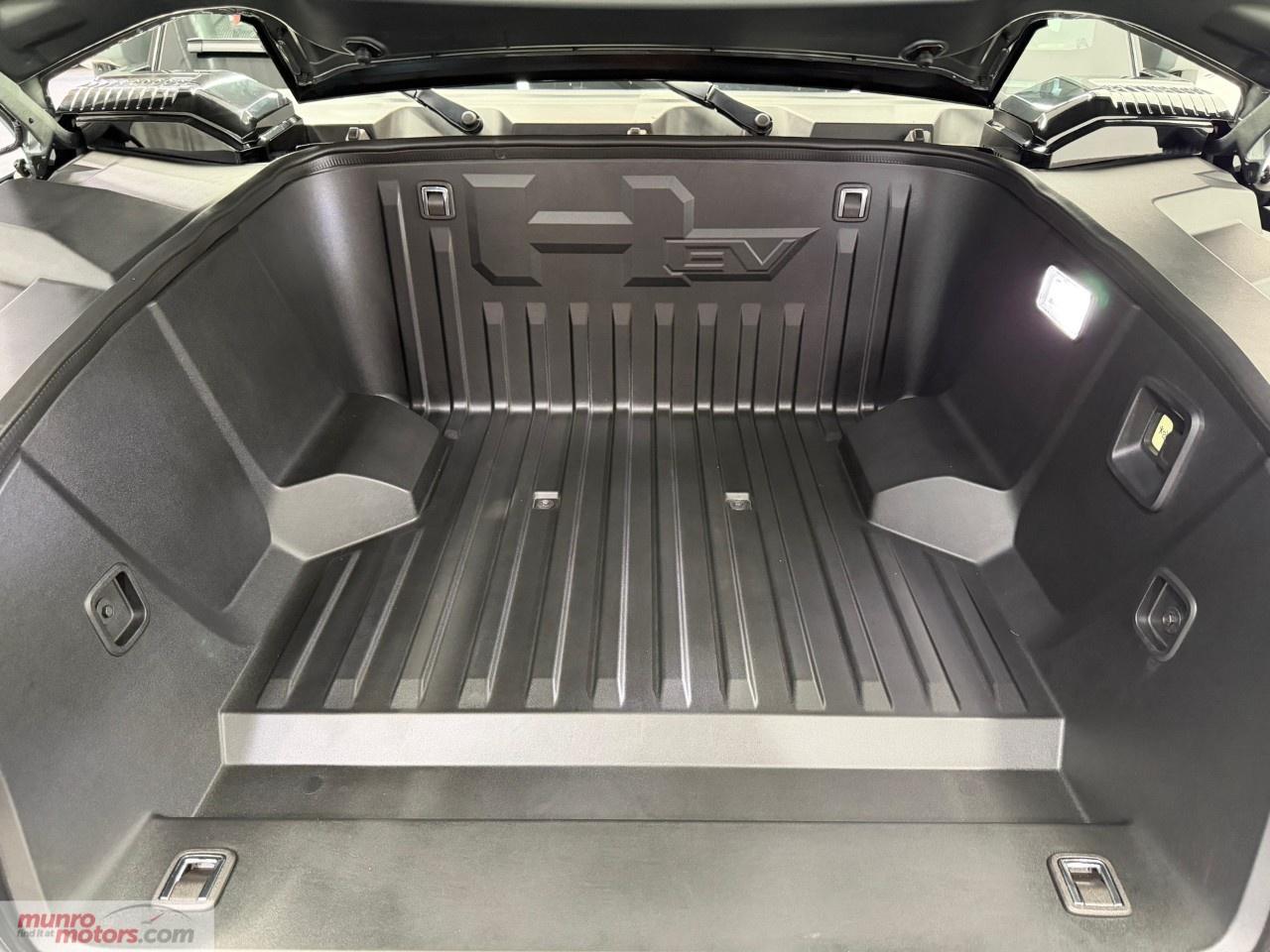 2024 GMC HUMMER EV SUV e4WD 4dr 3X Photo