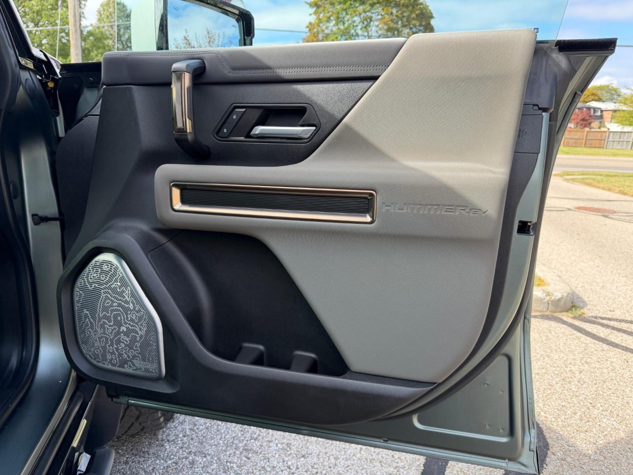 2024 GMC HUMMER EV SUV e4WD 4dr 3X Photo
