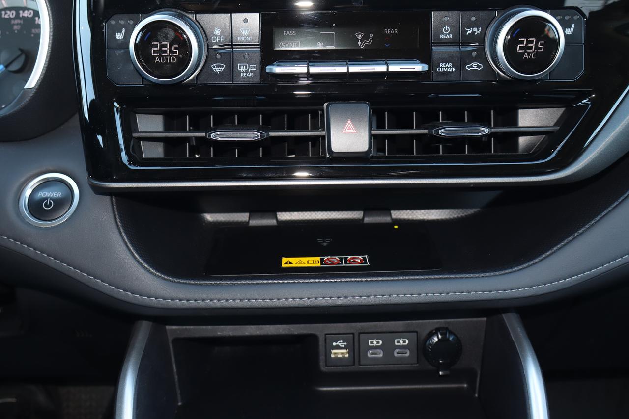 2026 Toyota Highlander HYBRID xle awd Photo