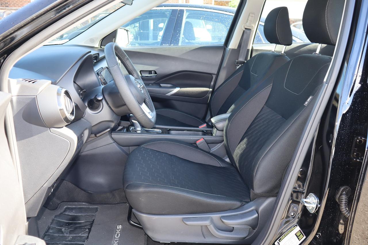 2025 Nissan Kicks SV FWD Photo