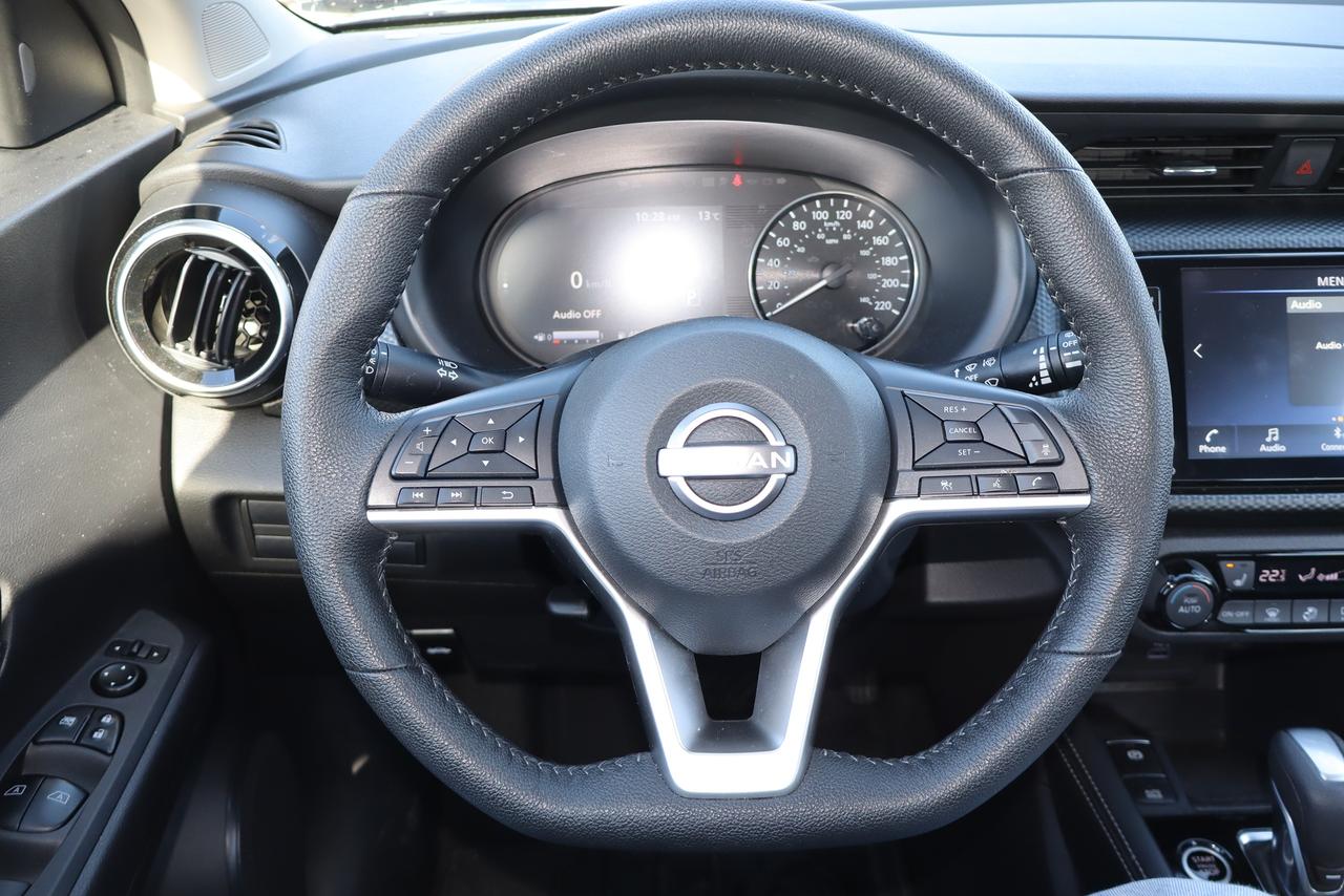 2025 Nissan Kicks SV FWD Photo
