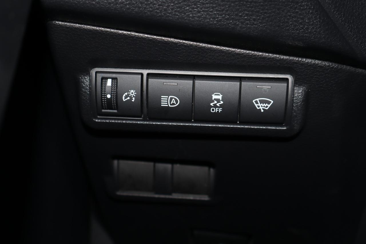 2026 Toyota Corolla Cross LE AWD Photo