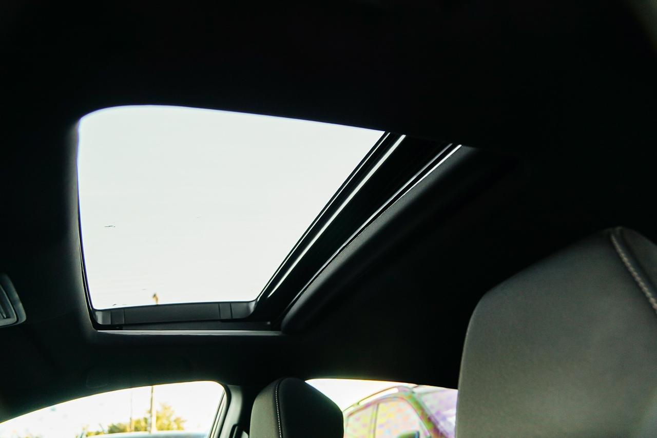 2023 Honda Accord Hybrid Sport |BSM|HEATED SEATS|SUNROOF|CARPLAY| Photo