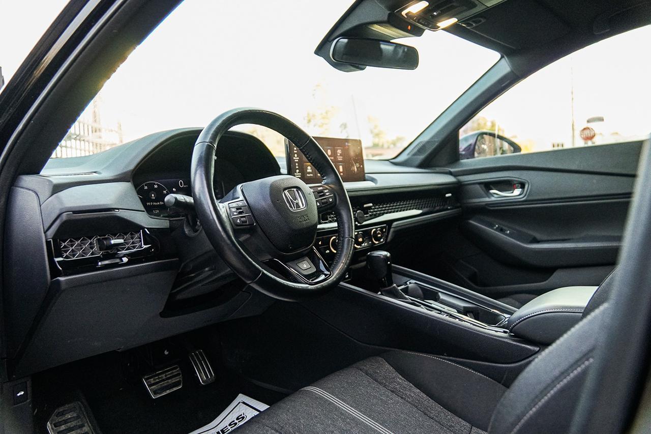 2023 Honda Accord Hybrid Sport |BSM|HEATED SEATS|SUNROOF|CARPLAY| Photo