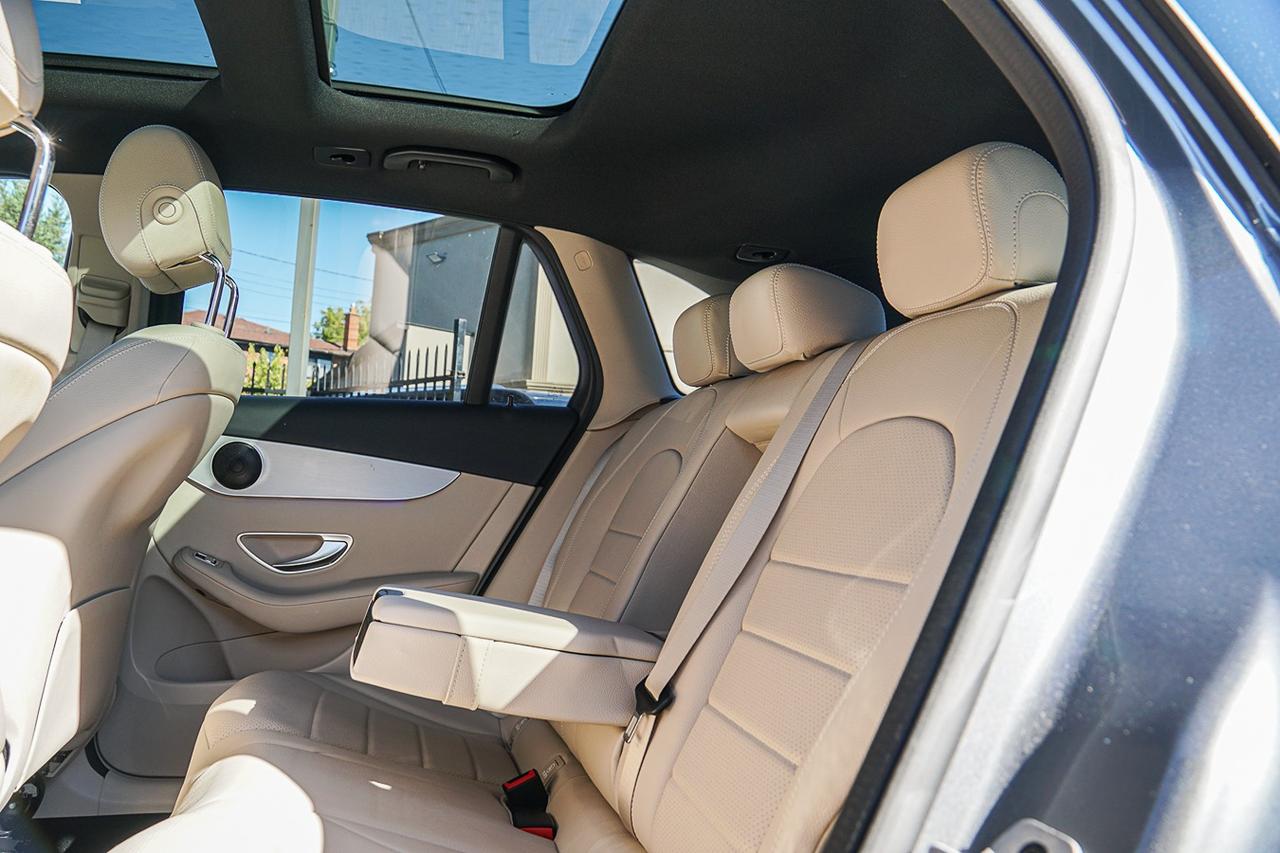 2022 Mercedes-Benz GLC-Class GLC 300 4MATIC |CLEAN CARFAX|NAVI|PANO|BSM|CAM Photo