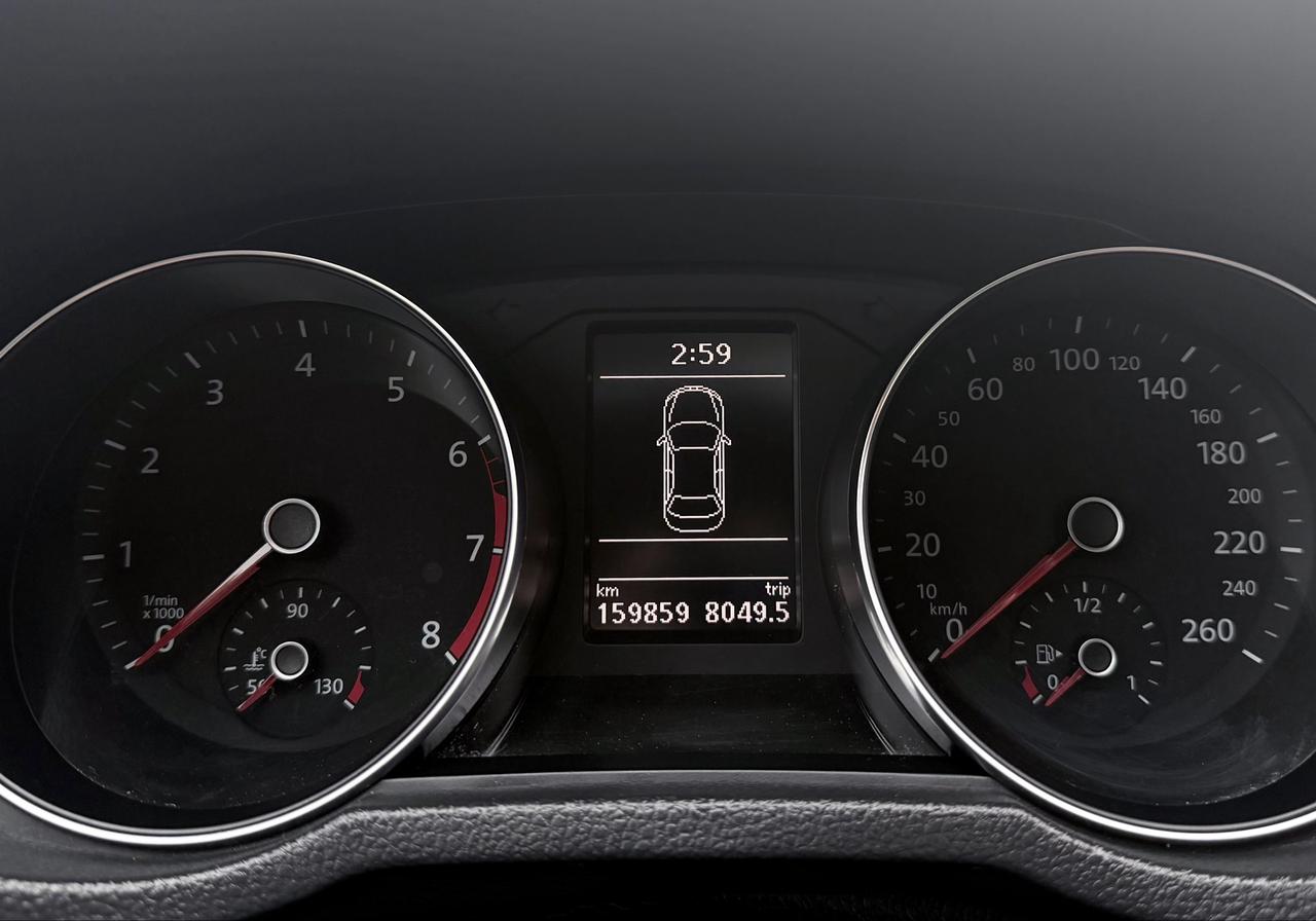 2016 Volkswagen Passat FINANCING AVAILABLE Photo11