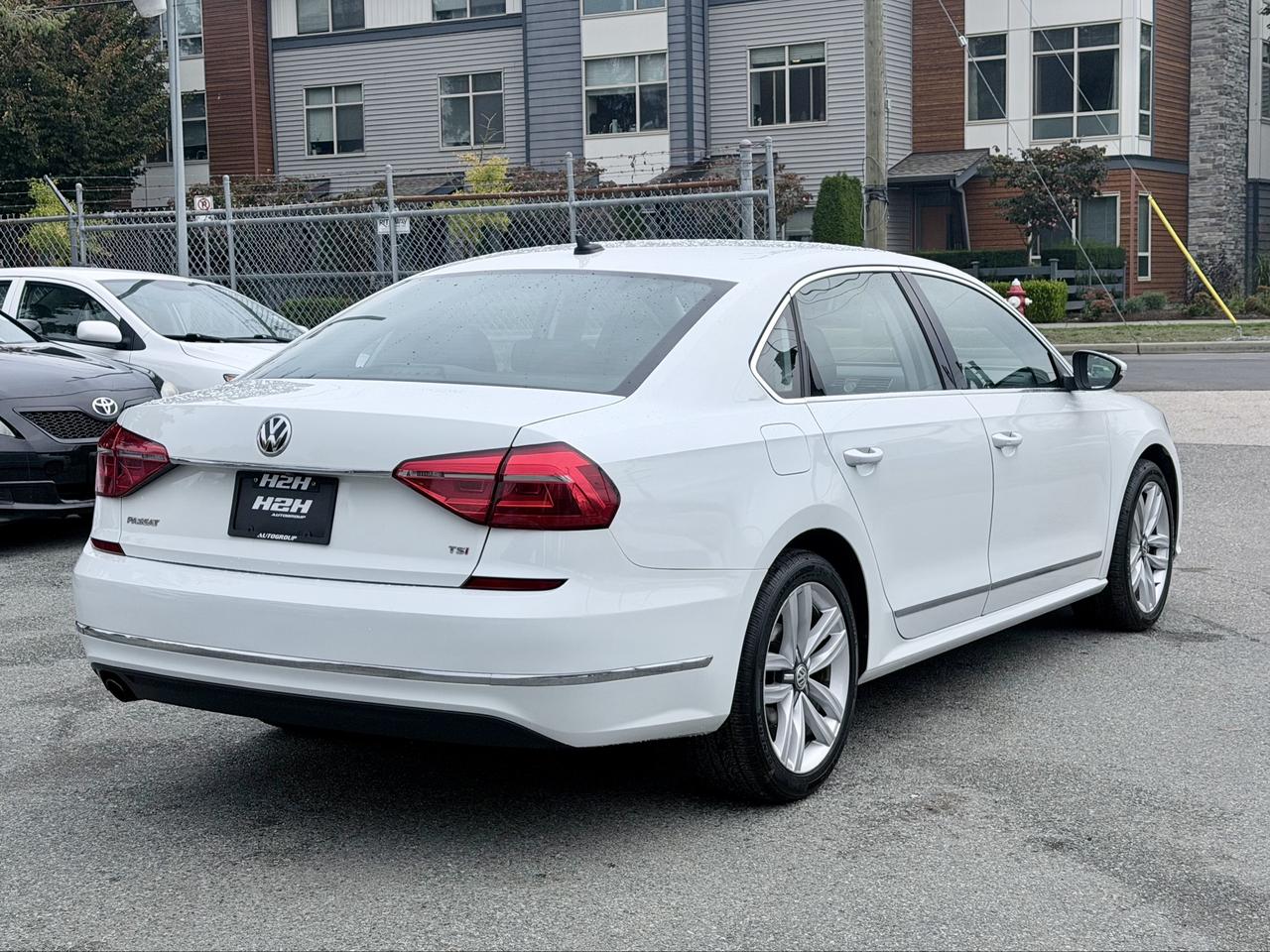 2016 Volkswagen Passat FINANCING AVAILABLE Photo5