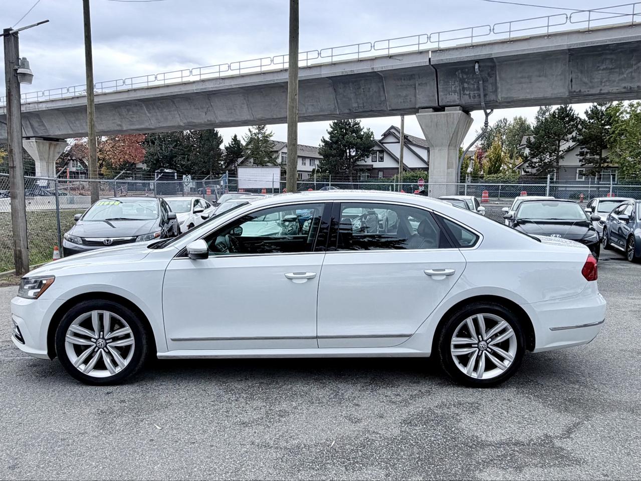 2016 Volkswagen Passat FINANCING AVAILABLE Photo8